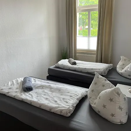 Apartment Theaterstrasse - 3 Schlafzimmer - 5 Betten - Gratis Pkw Stellplatz - Smarttv Erfurt