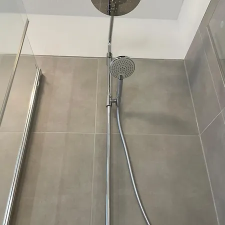 Apartment Theaterstrasse - 3 Schlafzimmer - 5 Betten - Gratis Pkw Stellplatz - Smarttv Erfurt
