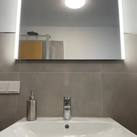 Theaterstrasse - 3 Schlafzimmer - 5 Betten - Gratis Pkw Stellplatz - Smarttv Apartment *