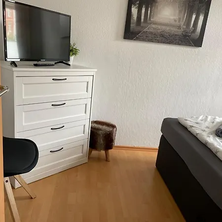 Theaterstrasse - 3 Schlafzimmer - 5 Betten - Gratis Pkw Stellplatz - Smarttv Apartment Erfurt
